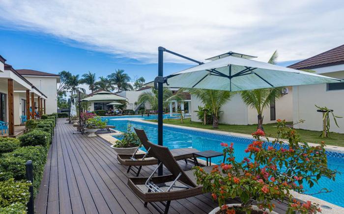Amphitrite Resort