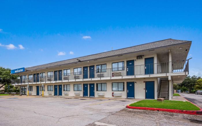 Motel 6 College Station, TX - Bryan
