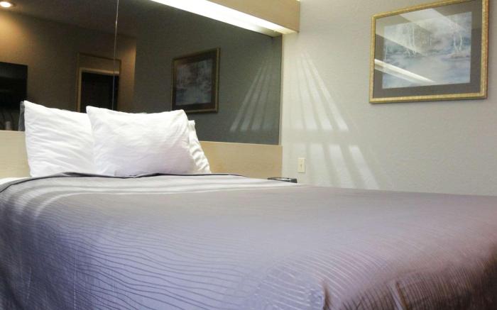 Americas Best Value Inn & Suites Jackson, TN