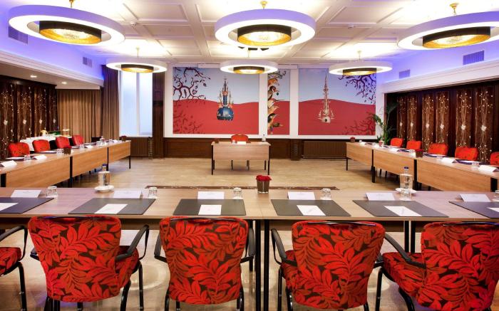 Golden Tulip Hotel Central