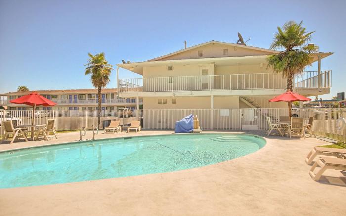 Motel 6 Fresno, CA - Blackstone North