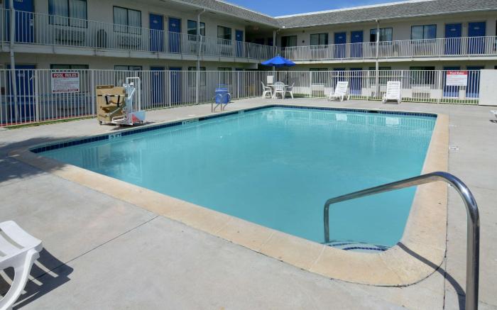 Motel 6 Galveston, TX