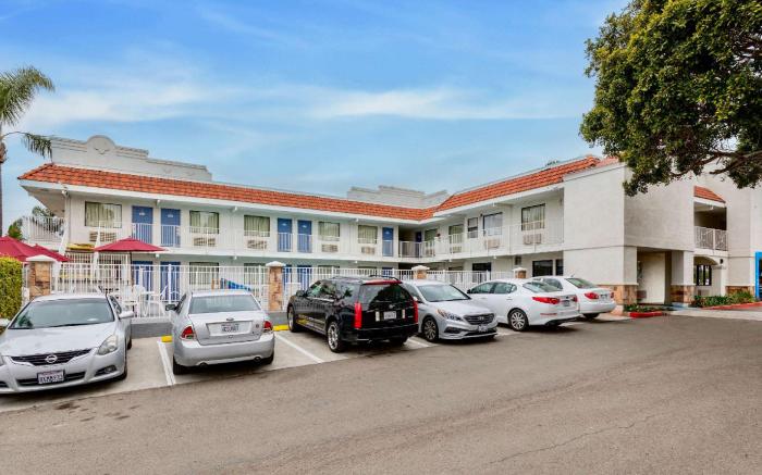 Motel 6 Carlsbad, CA - Near Legoland