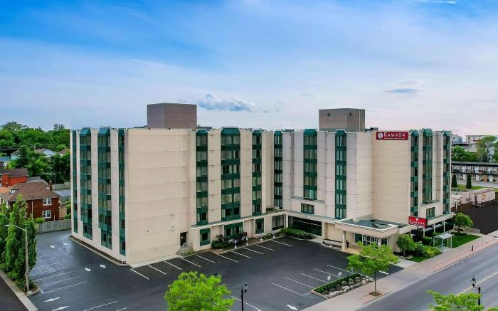 Ramada By Wyndham, Niagara Falls Near Fallsview District