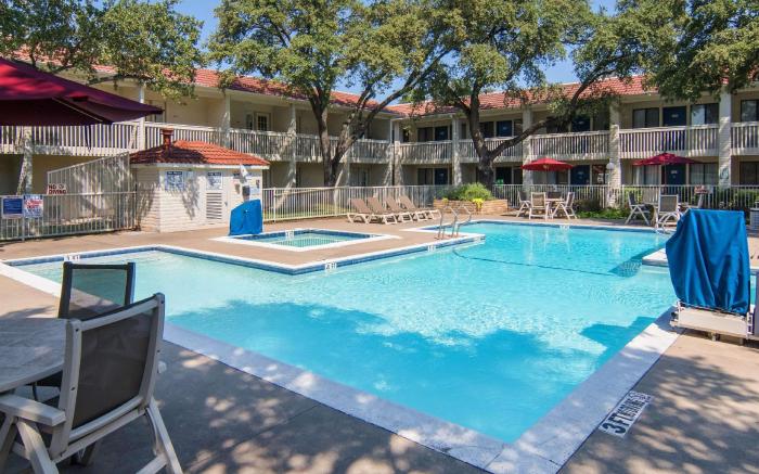 Motel 6 Addison, TX - Dallas