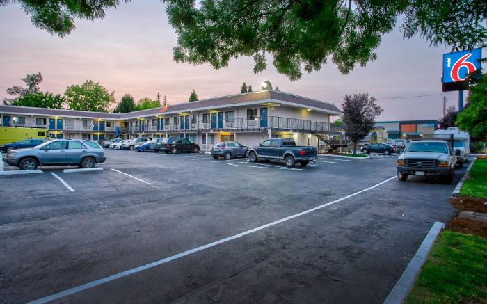 Motel 6 Salem, OR