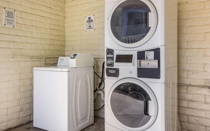 Motel 6 Baytown, TX - Garth Rd