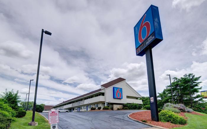 Motel 6 Kansas City, MO