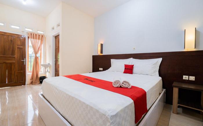 RedDoorz @ Omahku Guest House Batu