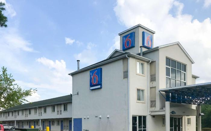 Motel 6 Statesville, NC