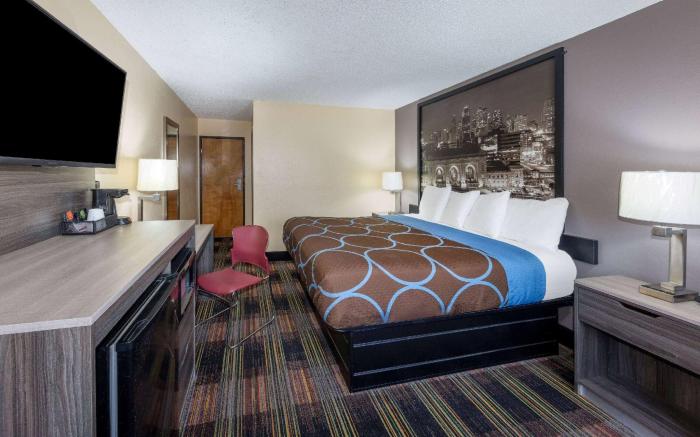 Super 8 By Wyndham Kansas City At Barry Road/Airport