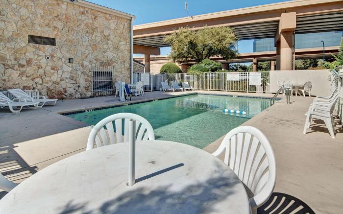 Motel 6 Dallas, TX - Forest Lane