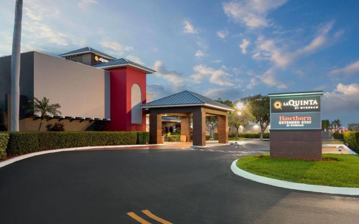 La Quinta Inn & Suites by Wyndham Ft Lauderdale Cypress Cr