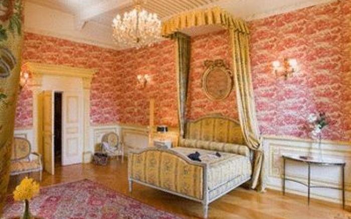 Chateau De Picomtal