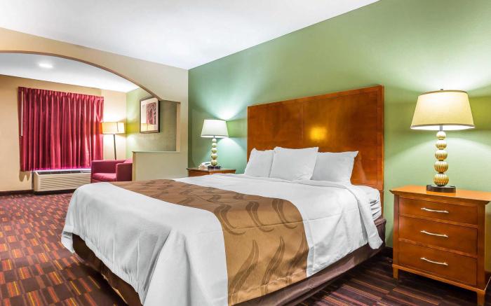 Quality Inn & Suites near Robins Air Force Base