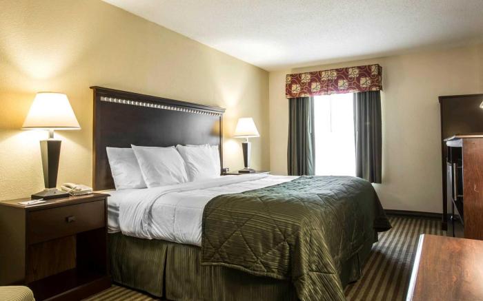 Quality Inn & Suites Greenville - Haywood Mall