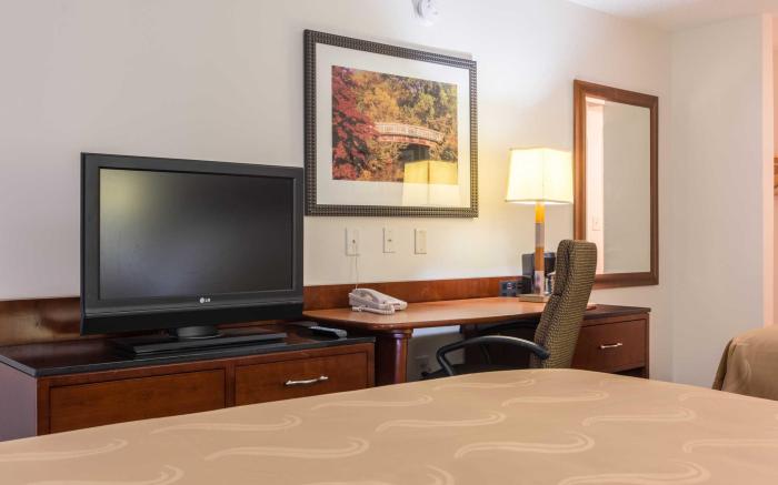Days Inn by Wyndham Atlanta Airport West/East Point