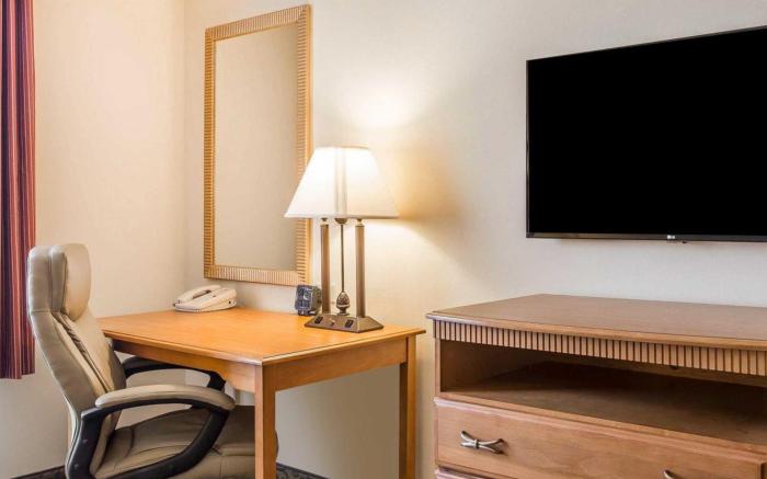 Comfort Suites