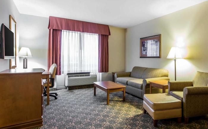 Comfort Inn & Suites