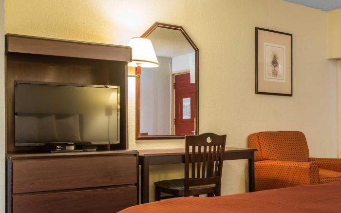 Rodeway Inn Marietta near Dobbins ARB