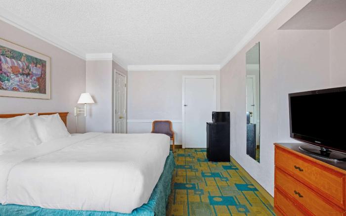 Days Inn by Wyndham Reno