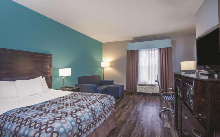 La Quinta Inn & Suites by Wyndham Knoxville East