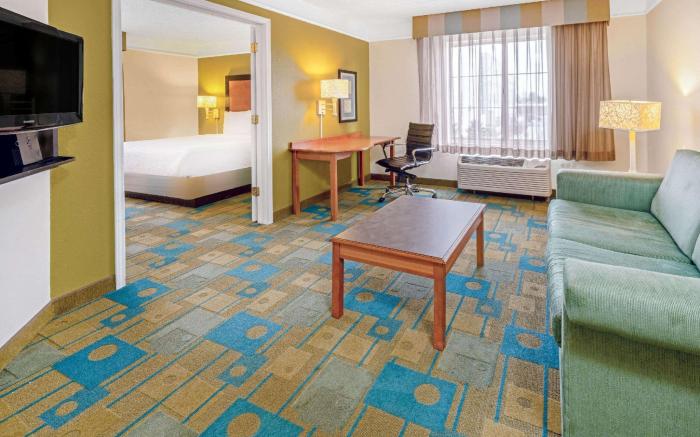La Quinta Inn & Suites by Wyndham Salt Lake City Airport