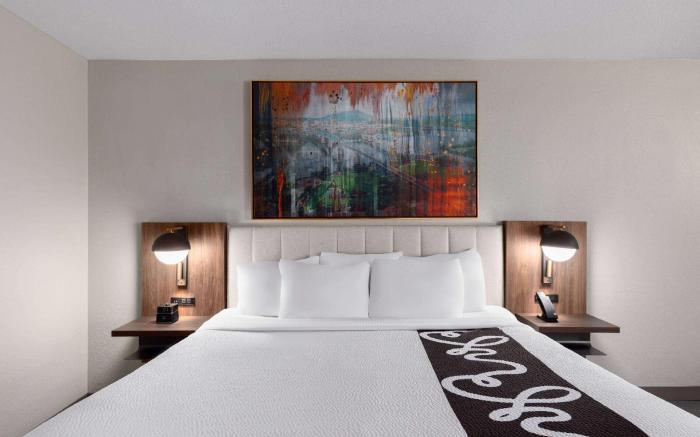 La Quinta Inn & Suites by Wyndham Knoxville Papermill