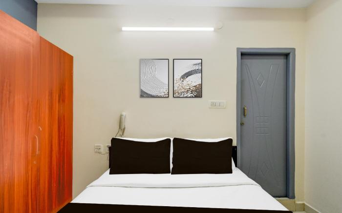 Super Collection O Khajaguda Hills Formerly Sri Balaji Luxary Rooms