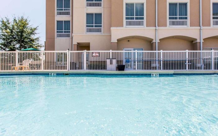 Comfort Suites