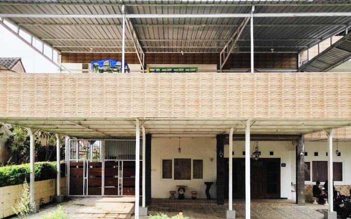 Pertiwi Homestay Near Museum Angkut Batu Mitra RedDoorz