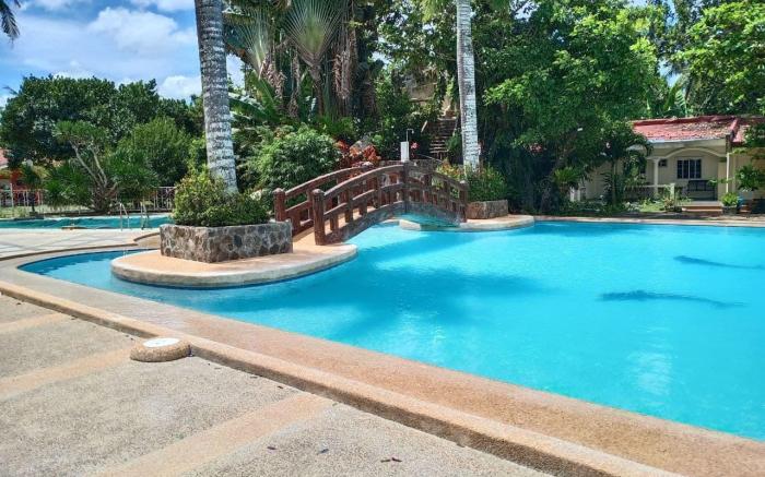RedDoorz Plus @ Costa Roca Balamban