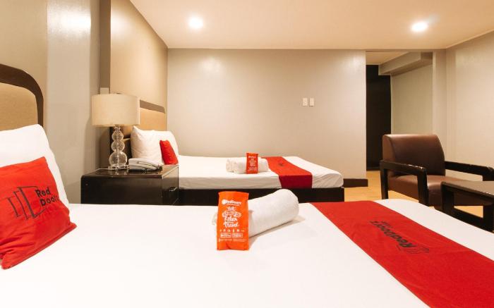 RedDoorz Plus @ Costa Roca Balamban