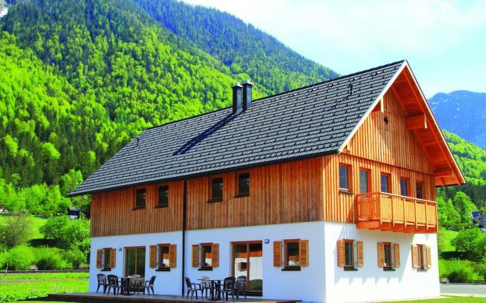Luxurious Chalet in Obertraun with Pool