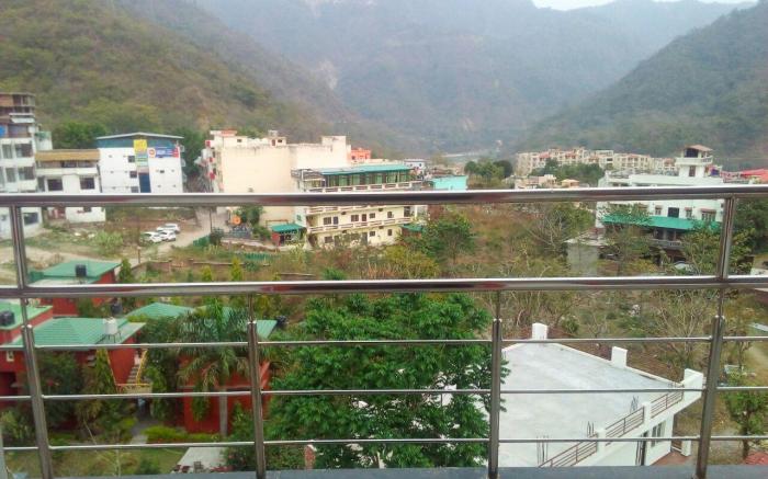 FabHotel Om Shivaay Inn