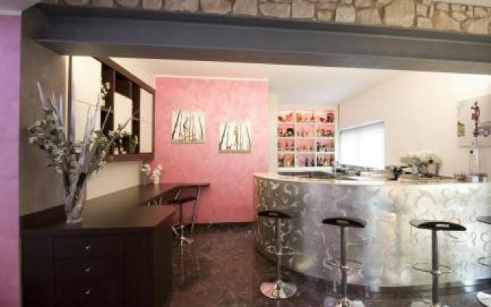 La Grotta Hotel