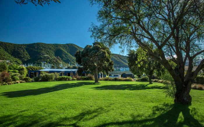 Bay Vista Waterfront Motel