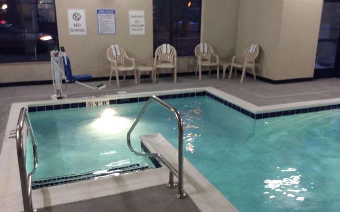 Cobblestone Hotel & Suites - Chippewa Falls