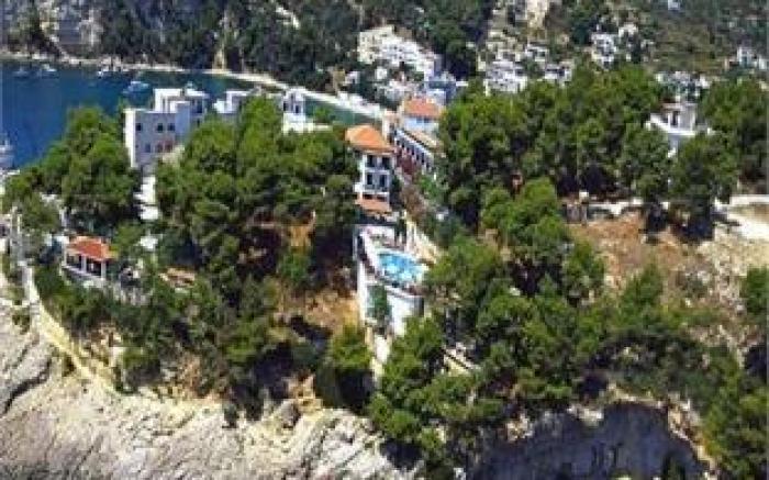 Paradise Hotel