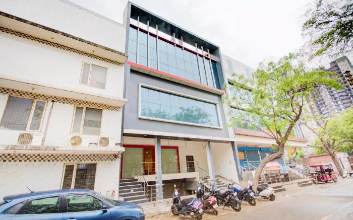 Townhouse Townhouse Atal Chowk Indirapuram Ghaziabad