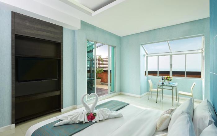 Royal Beach View Suites