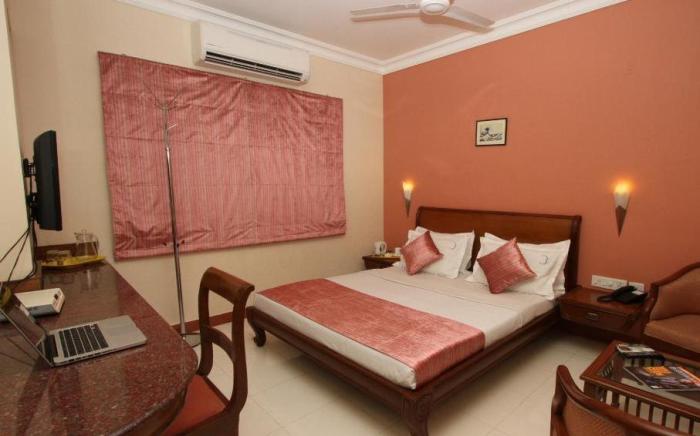 Crescent Park Hotel