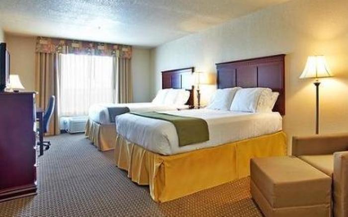 Holiday Inn Express Hotel & Suites Hearne By IHG