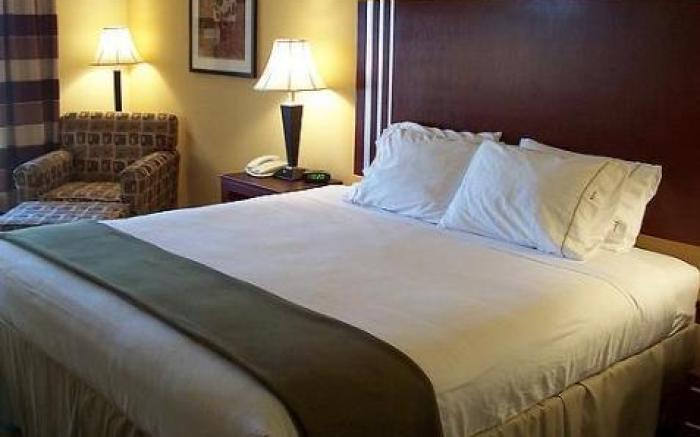 Holiday Inn Express & Suites Perry By IHG