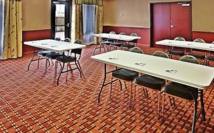 Holiday Inn Express & Suites Perry By IHG