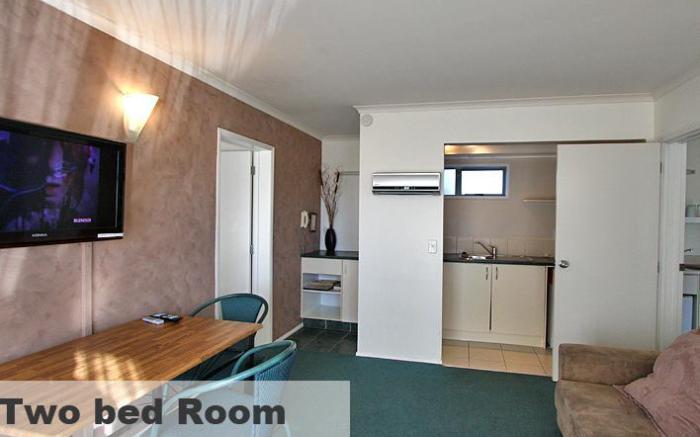 Accolade Lodge Motel