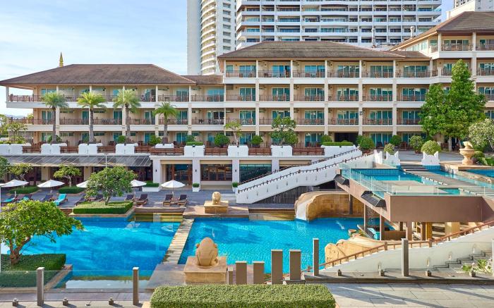 The Heritage Pattaya Beachfront Resort