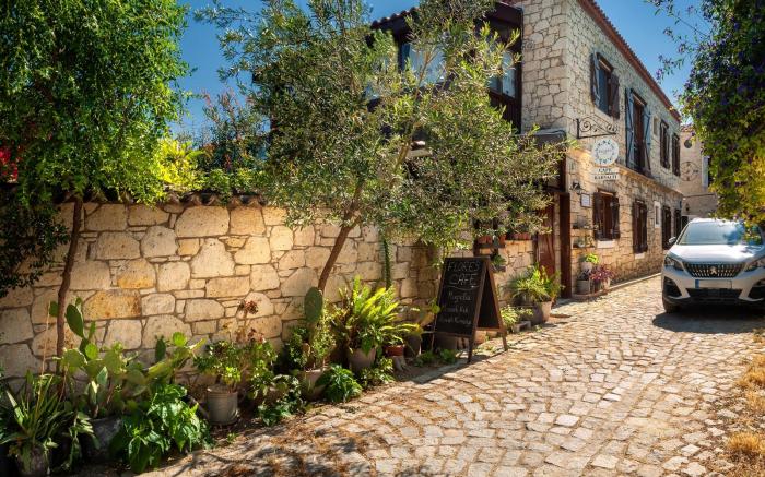 Flores Hotel Alaçatı