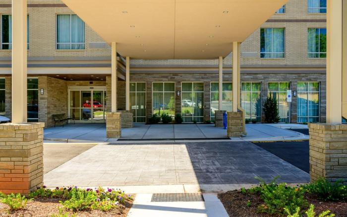 Courtyard by Marriott Raleigh Cary/Crossroads