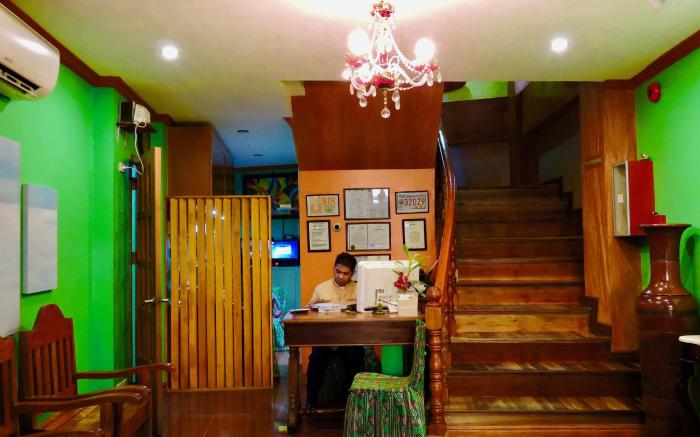Tinhat Boutique Hotel and Restaurant